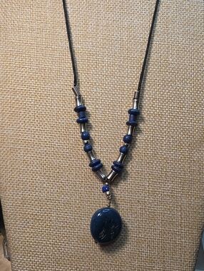 Blue Lapis Lazuli Beaded Pendant Necklace with Oval Stone